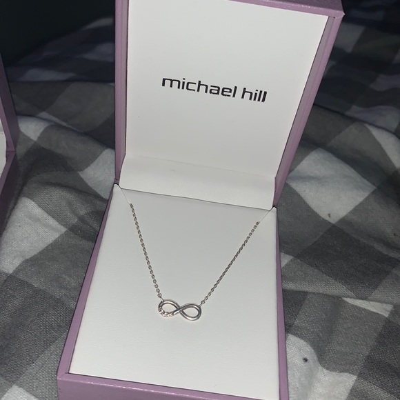 Micheal Hill necklace - Picture 2 of 5